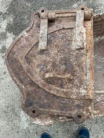 Porta antica in ghisa per forno a legna