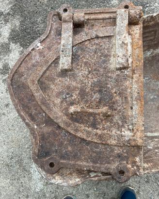 Porta antica in ghisa per forno a legna