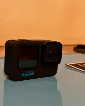 GoPro HERO 10 Black + Bundle Accessori Originali