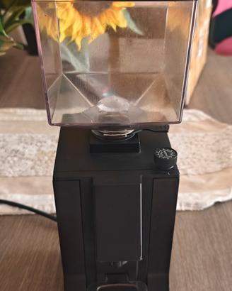 MACINACAFFÈ EUREKA MIGNON SILENZIO – NERO