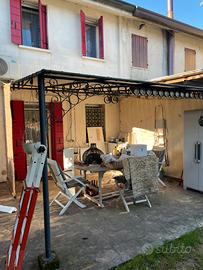 Pergola  addossata in ferro 4X4  con telo