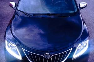 lancia Ypsilon ibrida