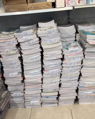 lotto di circa 250 pacchi di quaderni nuovi