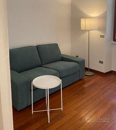 Divano IKEA velluto verde modello Kivik Kelinge