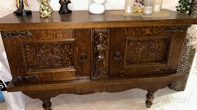 Madia Bretone credenza Rovere massello intagli ‘70