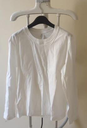 Maglietta bianca di seconda mano
