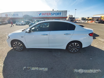 Fiat tipo 2016