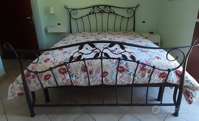 Struttura in ferro letto matrimoniale