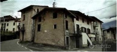 Immobile in asta di 120 m² con 3 locali a Colorina