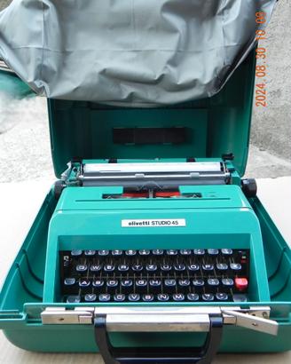datata macchina da scrivere