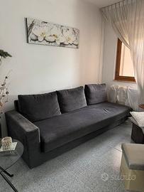Divano grigio 4-5 posti