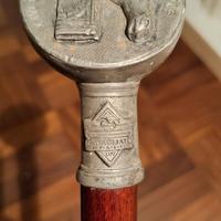 Bastone con pomello testa di cavallo