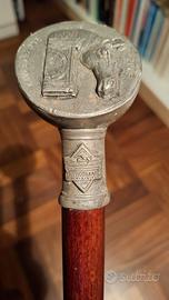 Bastone con pomello testa di cavallo