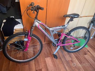 Mountain bike da ragazza