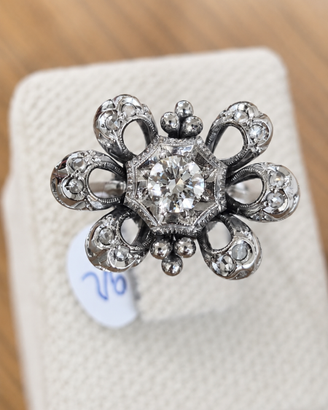Anello oro bianco 18 kt diamante G VVS1 0,40 ct