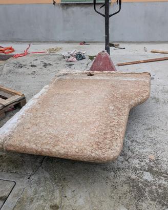 divisoria in marmo per stalla