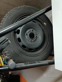 Cerchi in ferro con pneumatici 