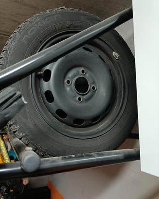 Cerchi in ferro con pneumatici 