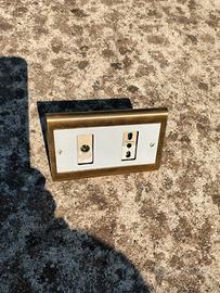 Placche interruttori con frutti della VIMAR