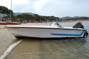 Open Eolo autosvuotante con Johnson 40cv