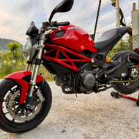 Ducati Monster 796