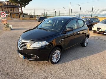 Lancia Ypsilon 0.9 TwinAir 85 CV 5 porte Metano Ec