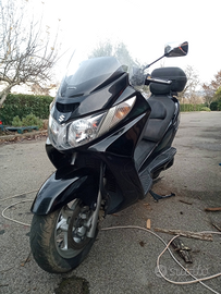 Suzuki Burgman 400 cc
