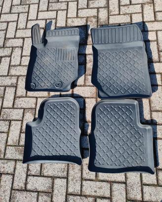 Set tappetini gomma per Peugeot 2008 dal 2020
