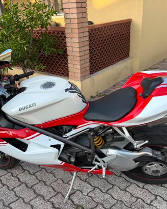 Ducati 848