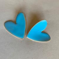 orecchini in acciaio dorato cuori smaltati azzurri