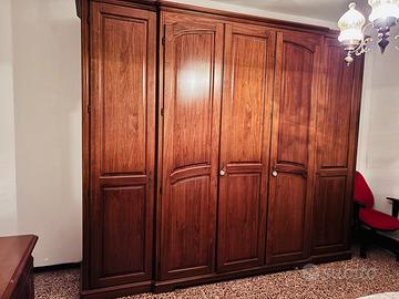 Armadio in noce 5 ante con cassettiera interna