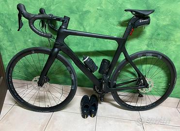 Bici da corsa Pinarello Paris