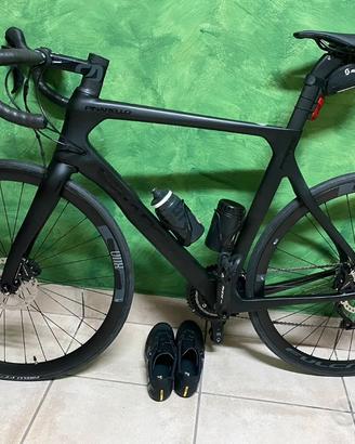 Bici da corsa Pinarello Paris