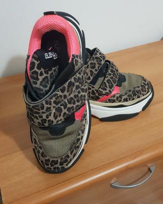 Scarpe sportive ginnastica