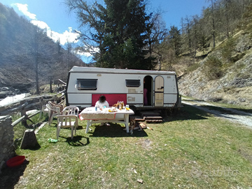 Roulotte Laika Polo 7000