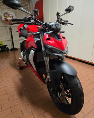 Ducati Streetfighter V2 - 4.400 km - Garanzia