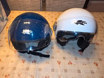 due caschi moto 