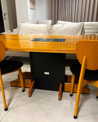 tavolo in legno con 4 sedie