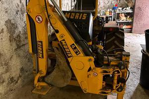 Braccio escavatore per trattore