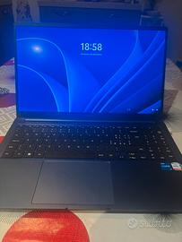 Samsung Galaxy Book 15,6 i5 + Borsa Tucano+Muose