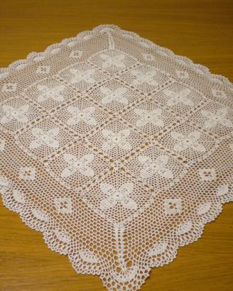 CENTROTAVOLA BIANCO, FATTO A MANO 41,5x43,5 cm
