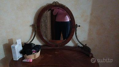 toelette vintage con specchio in legno