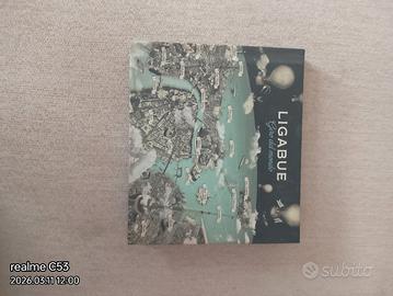due CD e un DVD Ligabue giro del mondo