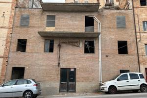 Immobile grezzo terra cielo + ex frantoio