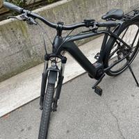 E Bike Cube kathmandu on bat 625 Wh motore 85NM bo