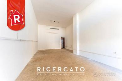 Locale commerciale nel cuore di Castromediano, Via