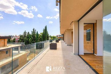 Attico / Mansarda di 297 m² con 5 locali e box aut