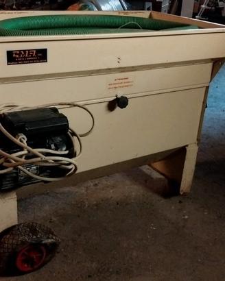 Pigiatrice elettrica con pompa per uva