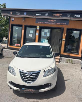 Lancia Ypsilon 0.9 TwinAir 85 CV 5 porte Metano Ec