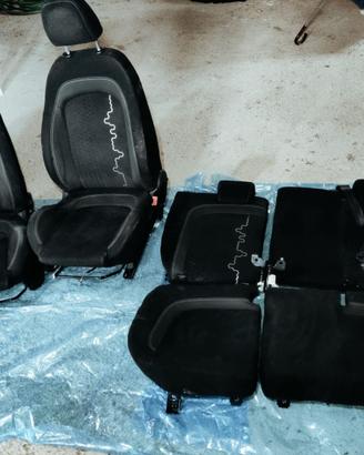 SEDILI AUTO  FIAT PUNTO SET COMPLETO